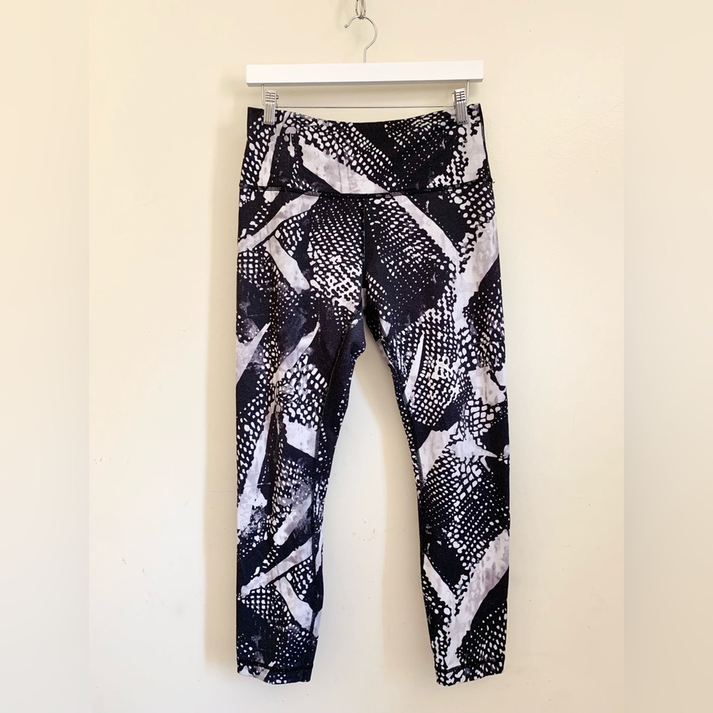 ❤️ 3/50 Lululemon Black White Wunder Under Pant III Full-On Luon Leggings 10